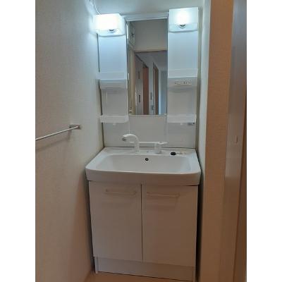 カメラートⅠ 201【管理NO：1-019284101-02010】 ★家具家電は申し込み後に搬入します★ ★2026年10月中旬入居可能★の物件画像