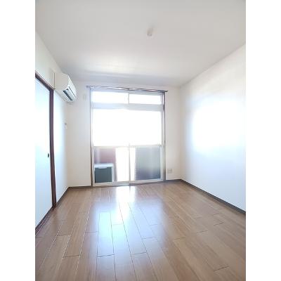 シャトレ仲 205【管理NO：1-004057801-02050】 ★家具家電は申し込み後に搬入します★の物件画像
