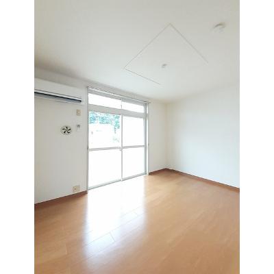アーバン落合 201【管理NO：1-004144601-02010】 ★家具家電は申し込み後に搬入します★ ★2026年11月中旬入居可能★の物件画像