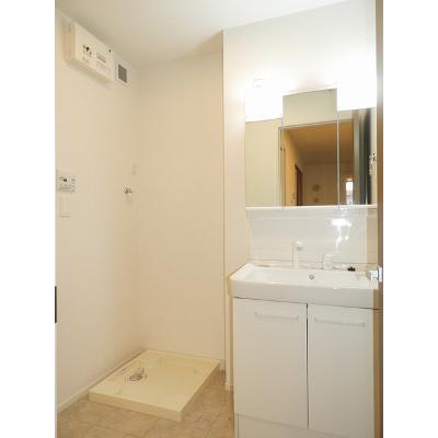 プリムローズＩ 102【管理NO：1-026416201-01020】 ★家具家電は申し込み後に搬入します★ ★2026年10月下旬入居可能★の物件画像