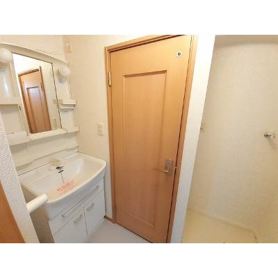 ラ・ベレッツァⅡ 103【管理NO：1-013931602-01030】 ★家具家電は申し込み後に搬入します★の物件画像