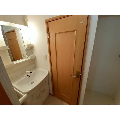 ラ・ベレッツァⅠ 102【管理NO：1-013931601-01020】 ★家具家電は申し込み後に搬入します★の物件画像