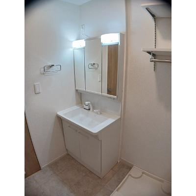 フローラ手鎌　Ⅴ 203【管理NO：1-027114605-02030】 ★家具家電は申し込み後に搬入します★ ★2026年11月中旬入居可能★の物件画像