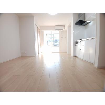 ブルー　ローズ 102【管理NO：1-025074701-01020】 ★家具家電は申し込み後に搬入します★ ★2026年09月下旬入居可能★の物件画像