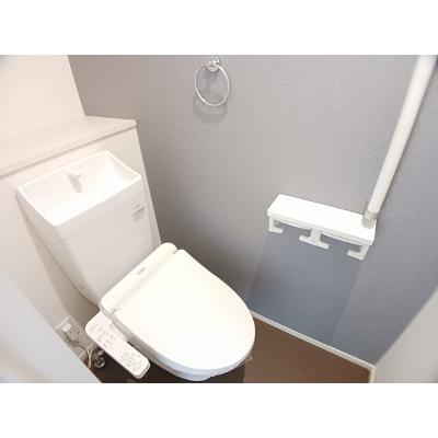 ブルー　ローズ 102【管理NO：1-025074701-01020】 ★家具家電は申し込み後に搬入します★ ★2026年09月下旬入居可能★の物件画像