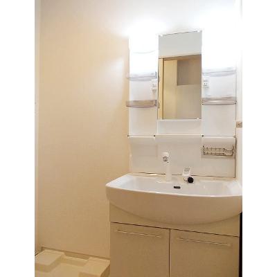 スプレンドルＣ 101【管理NO：1-018913401-01010】 ★家具家電は申し込み後に搬入します★ ★2026年10月上旬入居可能★の物件画像
