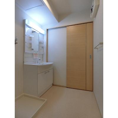 ラ・ヴェラ・ルーチェ 204【管理NO：1-018200401-02040】 ★家具家電は申し込み後に搬入します★ ★2026年10月下旬入居可能★の物件画像