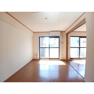 フォンダシオン 203【管理NO：1-012631001-02030】 ★家具家電は申し込み後に搬入します★の物件画像