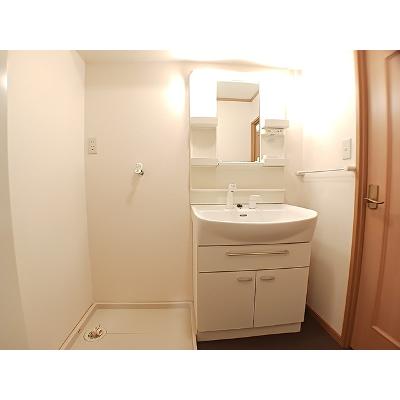 フォンダシオン 203【管理NO：1-012631001-02030】 ★家具家電は申し込み後に搬入します★の物件画像