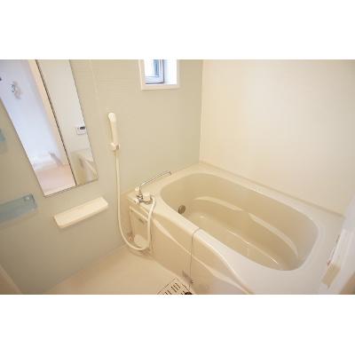 ワールドプレイスＥ 201【管理NO：1-018050901-02010】 ★家具家電は申し込み後に搬入します★ ★2026年11月中旬入居可能★の物件画像