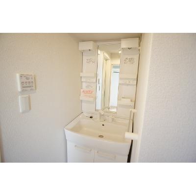 ワールドプレイスＥ 201【管理NO：1-018050901-02010】 ★家具家電は申し込み後に搬入します★ ★2026年11月中旬入居可能★の物件画像