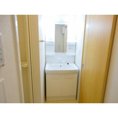 ライニーバＦ 101【管理NO：1-022633101-01010】 ★家具家電は申し込み後に搬入します★ ★2026年10月下旬入居可能★の物件画像