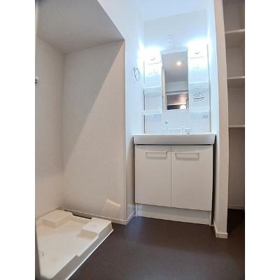 フィオーレ 103【管理NO：1-023270101-01030】 ★家具家電は申し込み後に搬入します★の物件画像