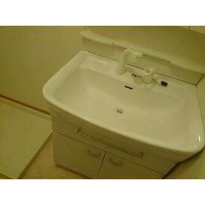 ローザ・アルベロＡ棟 102【管理NO：1-013725701-01020】 ★家具家電は申し込み後に搬入します★ ★2026年12月上旬入居可能★の物件画像
