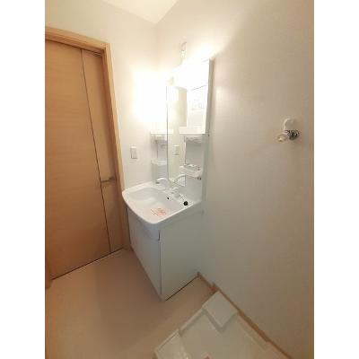 サンメゾン津高 105【管理NO：1-016993101-01040】 ★家具家電は申し込み後に搬入します★の物件画像