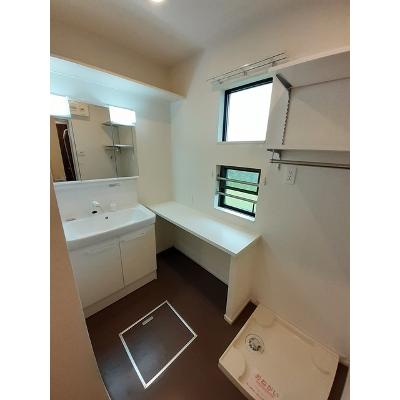エトワール　ポレールⅤ 202【管理NO：1-024591401-02020】 ★家具家電は申し込み後に搬入します★の物件画像
