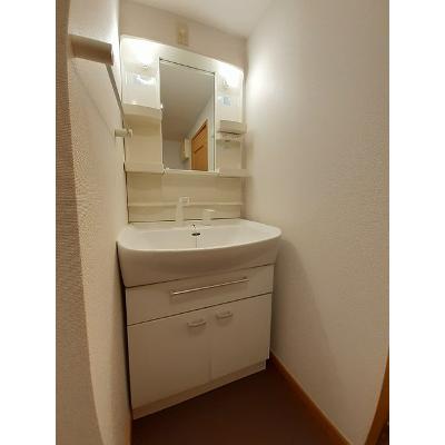 エヴァーグリーン 203【管理NO：1-012273601-02030】 ★家具家電は申し込み後に搬入します★ ★2026年11月中旬入居可能★の物件画像