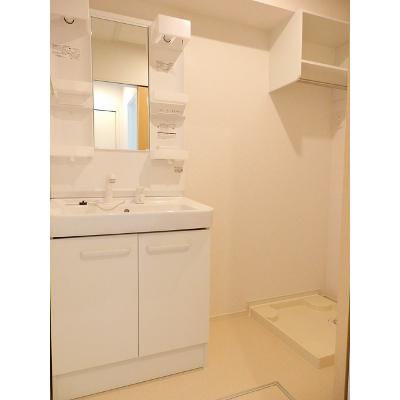 プランドール 201【管理NO：1-023711501-02010】 ★家具家電は申し込み後に搬入します★の物件画像