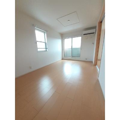 ストラッセⅠ 203【管理NO：1-018697801-02030】 ★家具家電は申し込み後に搬入します★ ★2026年11月上旬入居可能★の物件画像