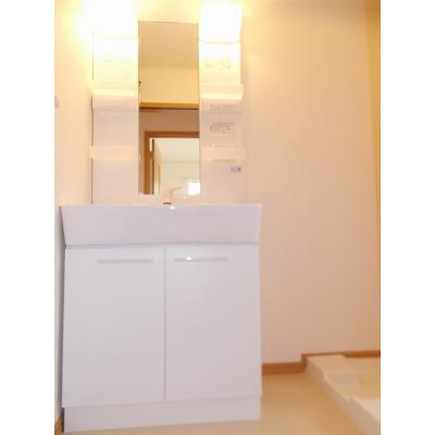 イリーデ光 205【管理NO：1-015438101-02040】 ★家具家電は申し込み後に搬入します★ ★2026年11月中旬入居可能★の物件画像