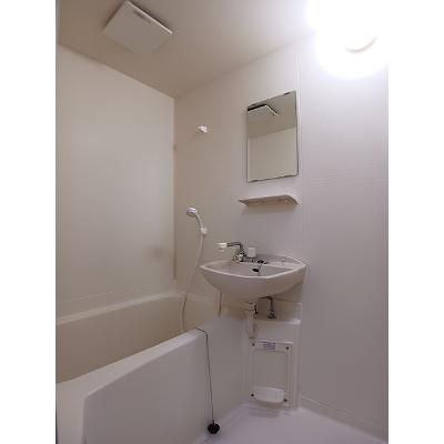 パ－クシャト－イカリヤ 202【管理NO：1-009658501-02020】 ★家具家電は申し込み後に搬入します★の物件画像