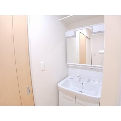 シャレード 204【管理NO：1-023407701-02040】 ★家具家電は申し込み後に搬入します★ ★2026年11月上旬入居可能★の物件画像