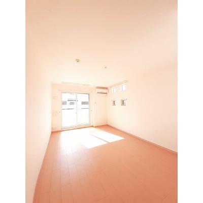 ベル　スマイル 105【管理NO：1-017123001-01040】 ★家具家電は申し込み後に搬入します★ ★2026年10月下旬入居可能★の物件画像