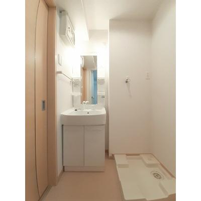 ベル　スマイル 105【管理NO：1-017123001-01040】 ★家具家電は申し込み後に搬入します★ ★2026年10月下旬入居可能★の物件画像