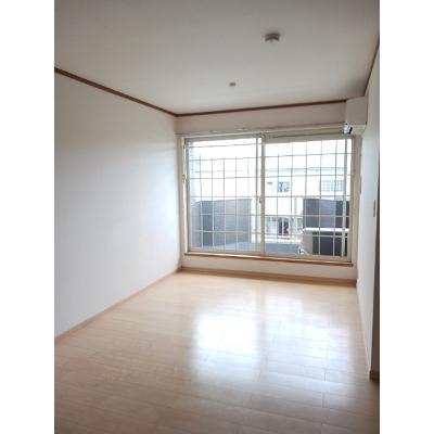 シャンソレイユ 202【管理NO：1-010878101-02020】 ★家具家電は申し込み後に搬入します★の物件画像