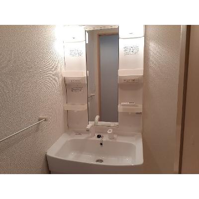 シャイン泉 102【管理NO：1-018556501-01020】 ★家具家電は申し込み後に搬入します★ ★2026年10月中旬入居可能★の物件画像