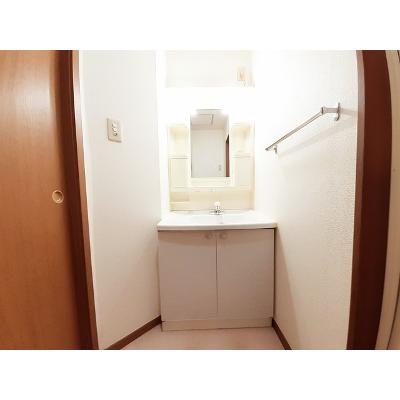 エンブレム 104【管理NO：1-010040301-01040】 ★家具家電は申し込み後に搬入します★ ★2026年10月中旬入居可能★の物件画像