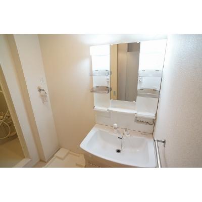 グランツＢ 102【管理NO：1-019367802-01020】 ★家具家電は申し込み後に搬入します★ ★2026年09月下旬入居可能★の物件画像