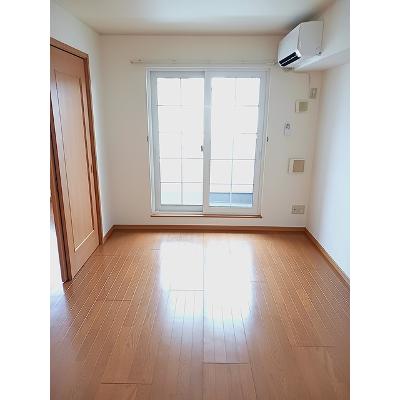 ホワイトガーデンⅡ 203【管理NO：1-014244902-02030】 ★家具家電は申し込み後に搬入します★の物件画像