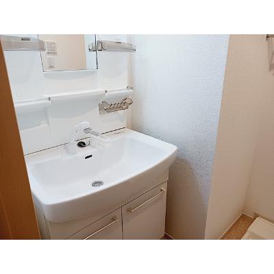 リバーサイドヒル 302【管理NO：1-019660201-03020】 ★家具家電は申し込み後に搬入します★の物件画像