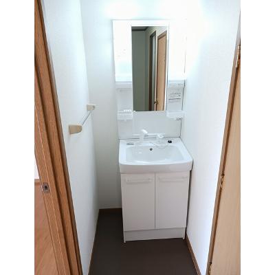 マリンガ 201【管理NO：1-010440701-02010】 ★家具家電は申し込み後に搬入します★ ★2026年10月下旬入居可能★の物件画像