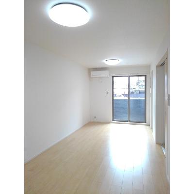 ペルリ 101【管理NO：1-023240701-01010】 ★家具家電は申し込み後に搬入します★ ★2026年11月中旬入居可能★の物件画像