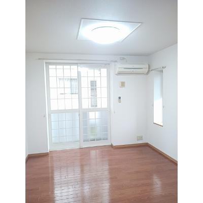 フリーデ・ヴァルト 101【管理NO：1-013330701-01010】 ★家具家電は申し込み後に搬入します★の物件画像