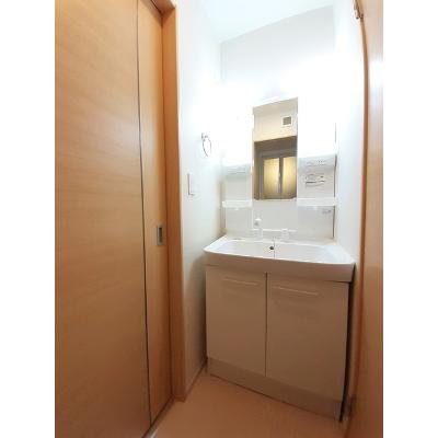 エミール 105【管理NO：1-020978001-01040】 ★家具家電は申し込み後に搬入します★ ★2026年10月下旬入居可能★の物件画像
