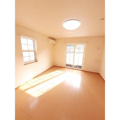 アイリー　グローブ 101【管理NO：1-015460001-01010】 ★家具家電は申し込み後に搬入します★の物件画像