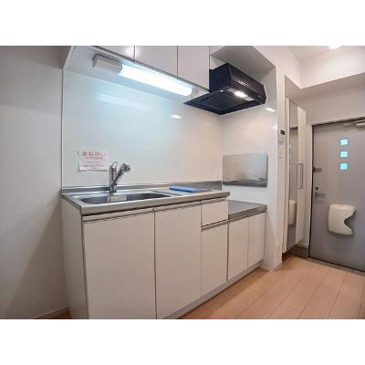 サンシャイン・穴生 103【管理NO：1-018215601-01030】 ★家具家電は申し込み後に搬入します★ ★2026年10月下旬入居可能★の物件画像