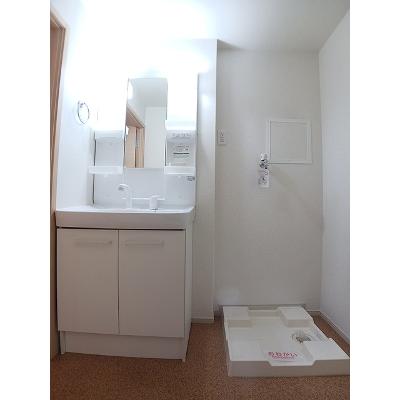 リヴェールＢ 201【管理NO：1-020384902-02010】 ★家具家電は申し込み後に搬入します★ ★2026年10月中旬入居可能★の物件画像