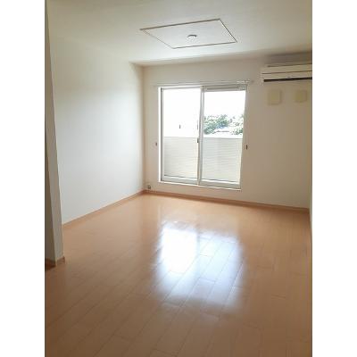 サニートロンヤマト 202【管理NO：1-016564401-02020】 ★家具家電は申し込み後に搬入します★ ★2026年10月中旬入居可能★の物件画像