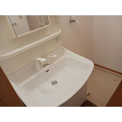 トリーハウス 101【管理NO：1-011991601-01010】 ★家具家電は申し込み後に搬入します★ ★2026年11月中旬入居可能★の物件画像