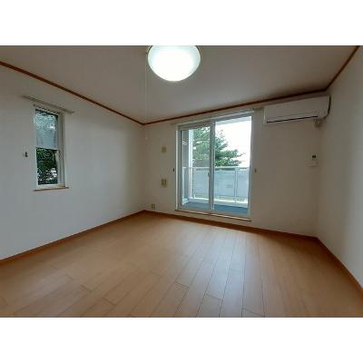 ＰＥＡＣＥ 201【管理NO：1-012066301-02010】 ★家具家電は申し込み後に搬入します★ ★2026年11月上旬入居可能★の物件画像