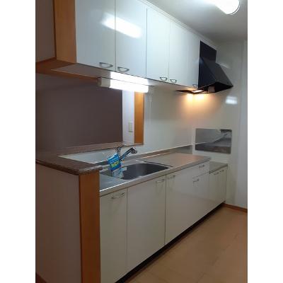 ザ・ロイヤルオーク 102【管理NO：1-014884501-01020】 ★家具家電は申し込み後に搬入します★ ★2026年11月中旬入居可能★の物件画像
