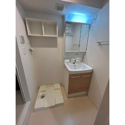 ヴェルジェクワトロ 101【管理NO：1-022376401-01010】 ★家具家電は申し込み後に搬入します★の物件画像