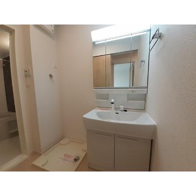リバー　ソレイユ 201【管理NO：1-026892701-02010】 ★家具家電は申し込み後に搬入します★の物件画像