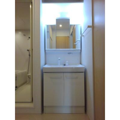イーリス　Ｂ 102【管理NO：1-023637802-01020】 ★家具家電は申し込み後に搬入します★の物件画像
