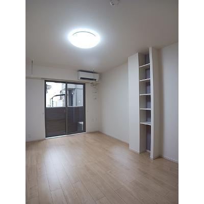 マンス　シャン 102【管理NO：1-024591601-01020】 ★家具家電は申し込み後に搬入します★の物件画像