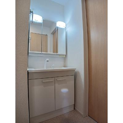 マンス　シャン 102【管理NO：1-024591601-01020】 ★家具家電は申し込み後に搬入します★の物件画像